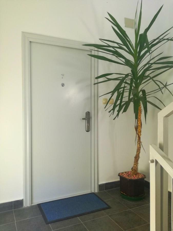 Apartman Тисно Екстериор снимка