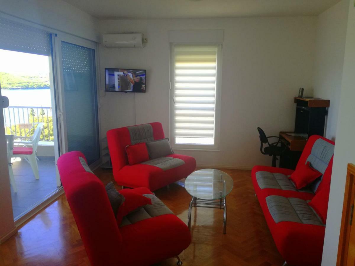 Apartman Тисно Екстериор снимка