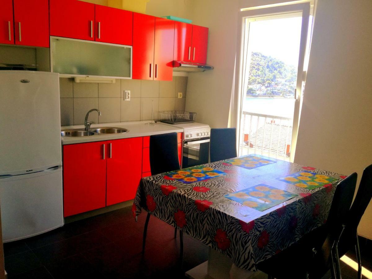 Apartman Тисно Екстериор снимка